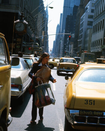 Albert "Scopin" Schöpflin – Woman and yellow taxi cabs - New York City 1970s