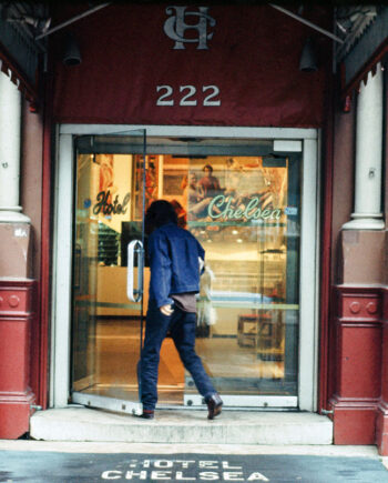 Albert "Scopin" Schöpflin – Hotel Chelsea New York: Eingang